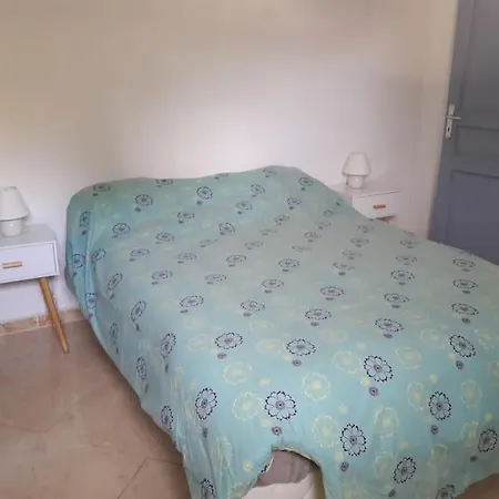 Maison Dans Une Propriete Avec Une Cour Corneilhan Exterior photo