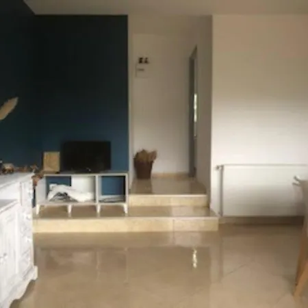 Maison Dans Une Propriete Avec Une Cour Corneilhan Exterior photo
