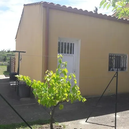 Maison Dans Une Propriete Avec Une Cour Corneilhan Exterior photo