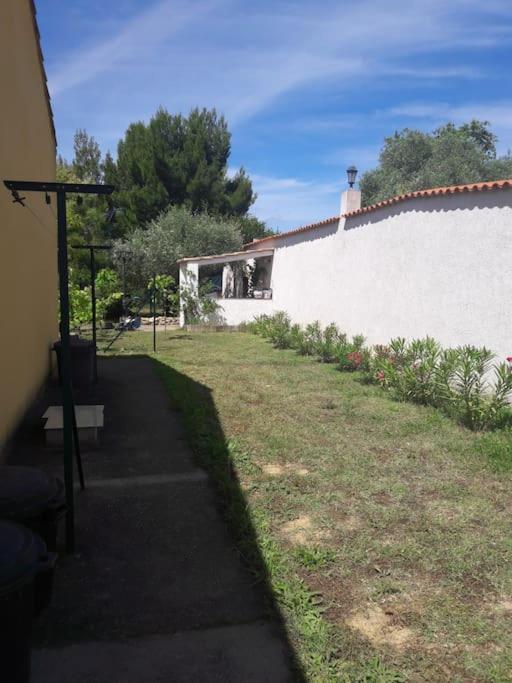 Maison Dans Propriete Avec Cour Holiday home Corneilhan
